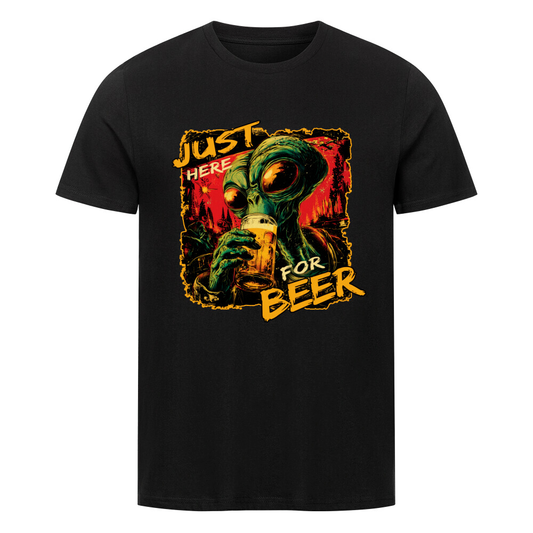 Lustiges Bier T-Shirt mit grünem Alien, das ein Bier hält, und dem Spruch „Just Here for Beer“ – ideales Motiv für humorvolle Bierfans.